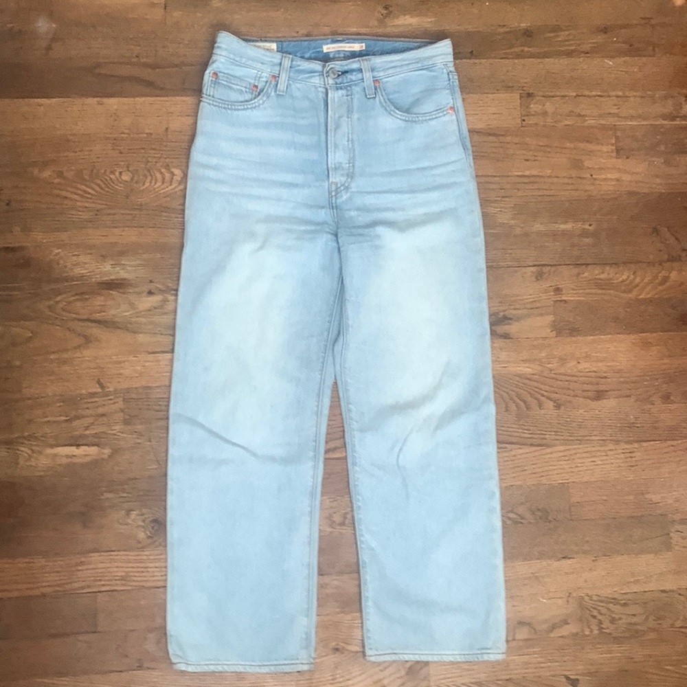 Levi’s Light Wash Ribcage Straight Ankle - 28x27